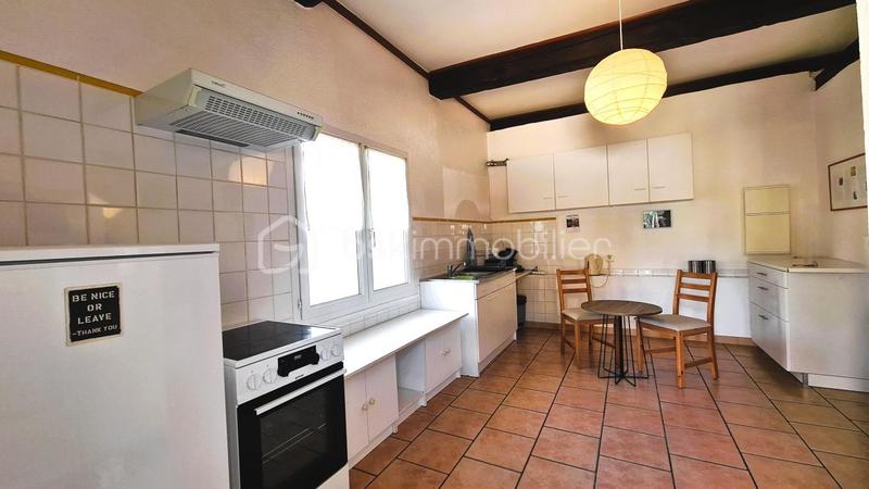 Demeure - 299 m² - 9 pièces