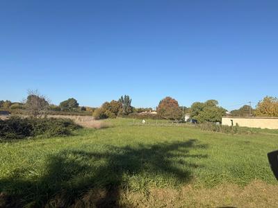 Terrain constructible - 7 400 m²
