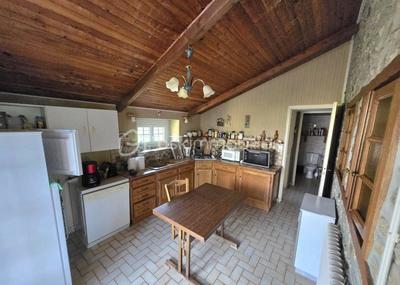 Maison en pierre - 195 m² - 6 pièces