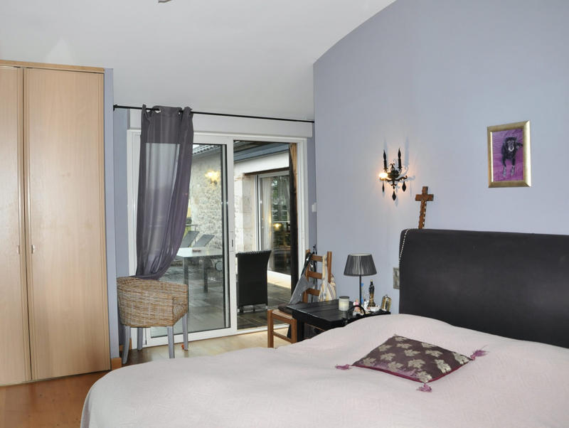 Maison contemporaine - 340 m² - 8 pièces