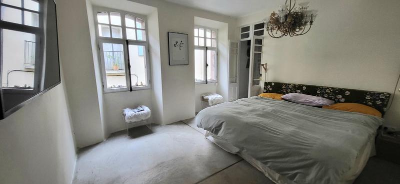 Maison - 260 m² - 10 pièces