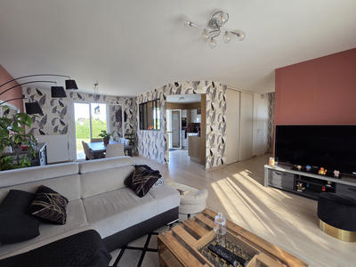 Maison - 104 m² - 6 pièces