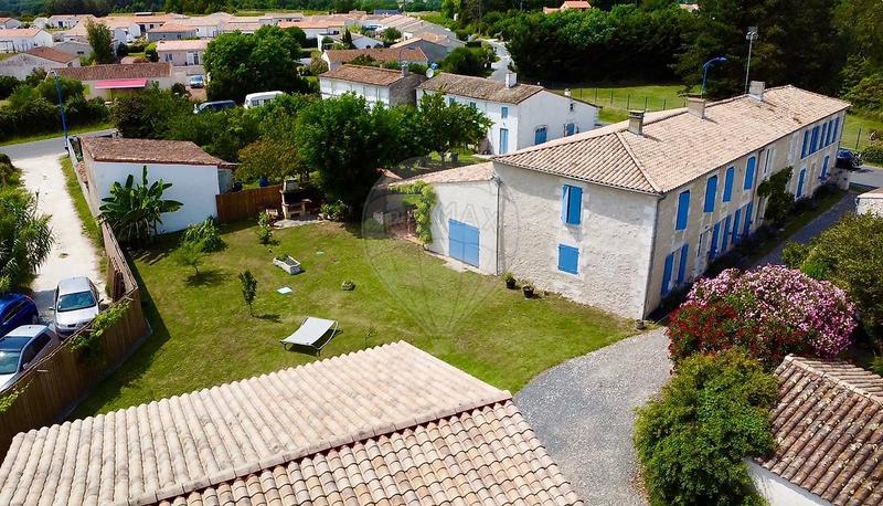 Longère - 430 m² - 5 pièces