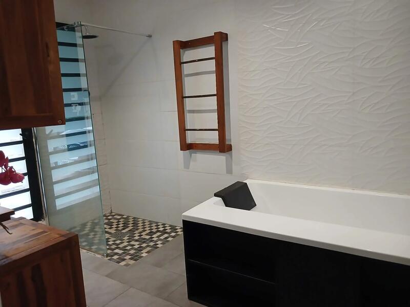 Maison - 94 m² - 6 pièces