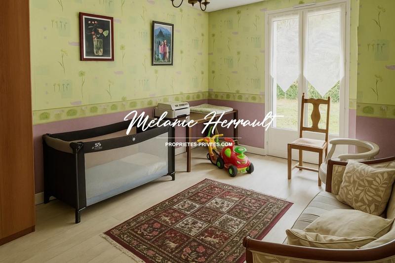 Maison - 223 m² - 9 pièces