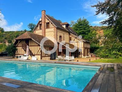 Moulin - 255 m² - 6 pièces