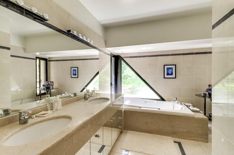 Maison d'architecte - 385 m² - 5 pièces