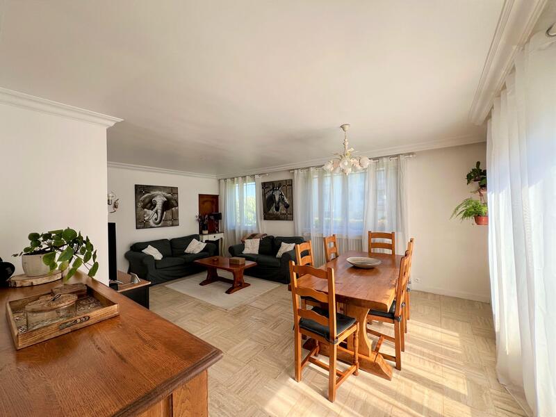 Maison - 96 m² - 5 pièces