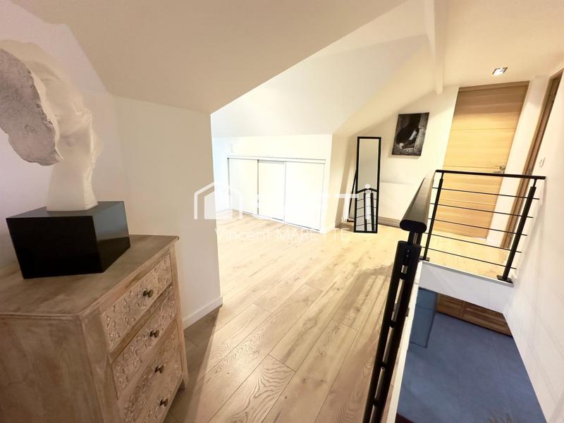 Maison - 199 m² - 8 pièces