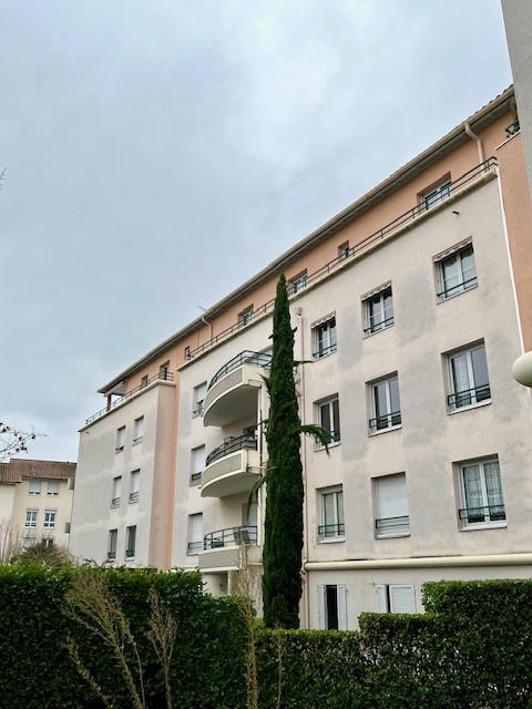 Appartement - 100 m² - 5 pièces