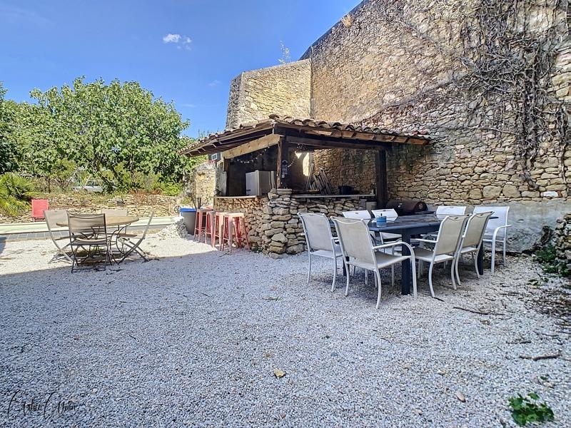 Maison - 463 m² - 9 pièces