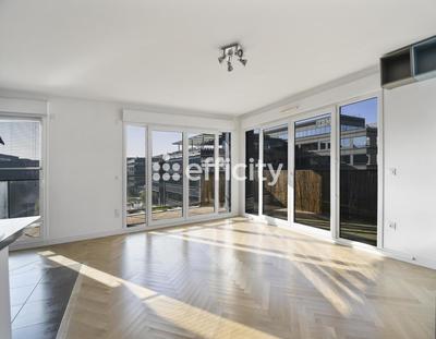 Appartement - 92 m² - 4 pièces