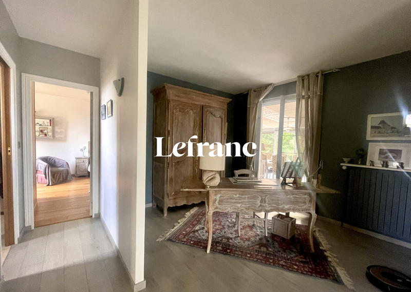 Maison - 217 m² - 10 pièces