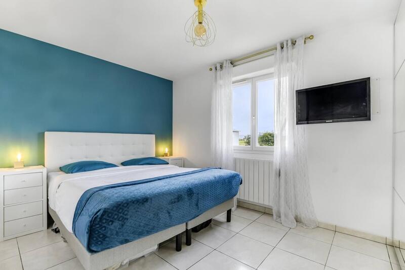 Maison - 180 m² - 7 pièces