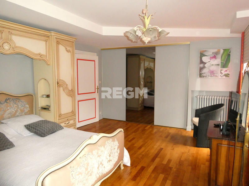 Propriété - 8 191 m² - 11 pièces