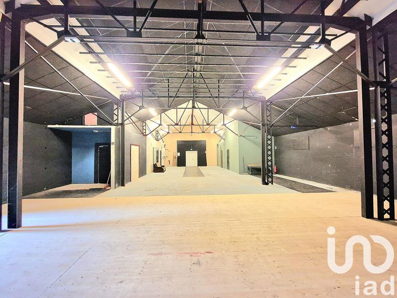 Maison - 300 m² - 4 pièces