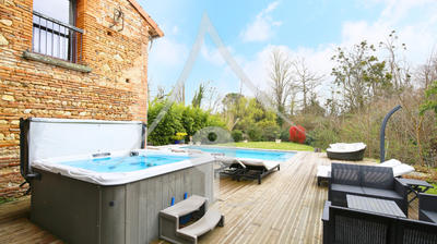 Propriété - 450 m² - 11 pièces