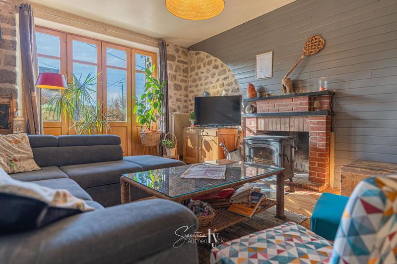 Maison - 95 m² - 4 pièces