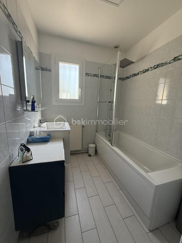 Maison - 140 m² - 8 pièces