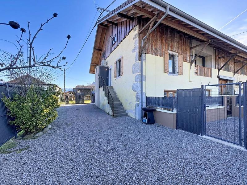 Appartement - 77 m² - 2 pièces