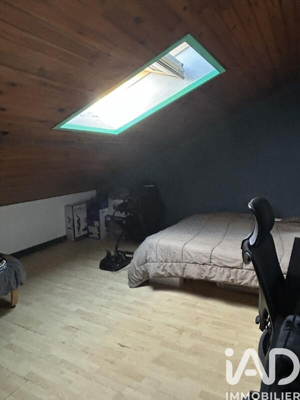 Maison - 240 m² - 10 pièces