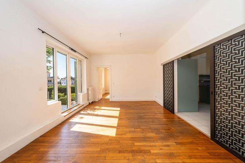 Maison - 201 m² - 7 pièces