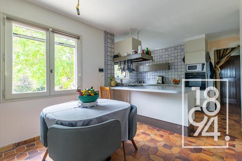 Maison - 397 m² - 7 pièces