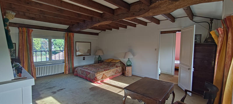 Maison - 222 m² - 14 pièces