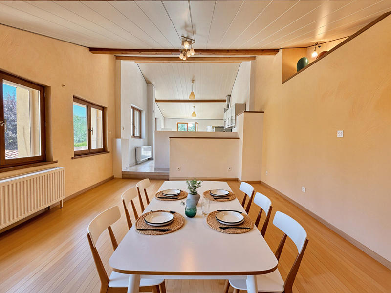 Maison - 269 m² - 9 pièces