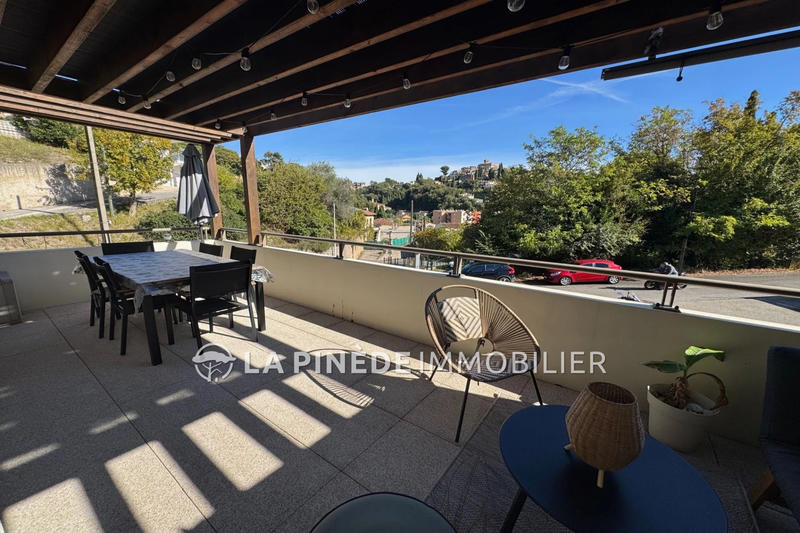 Appartement - 83 m² - 4 pièces