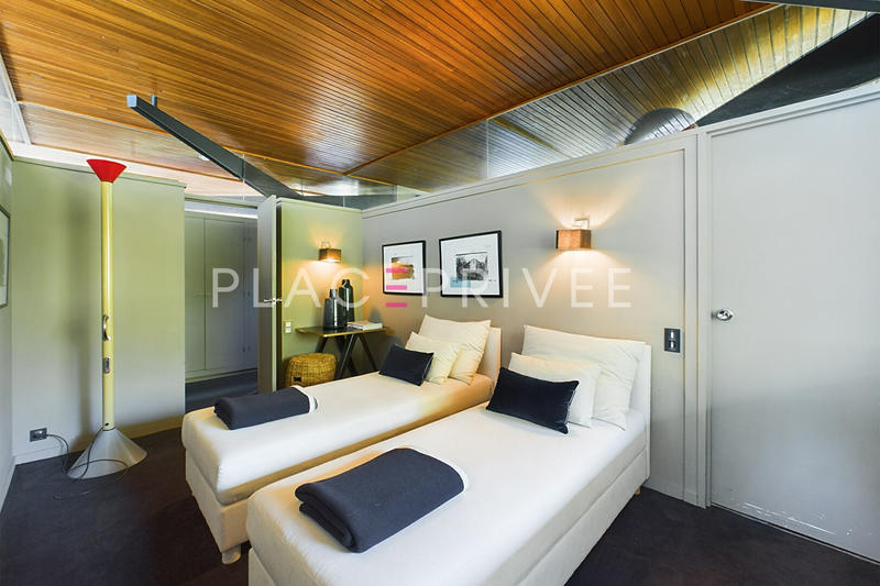 Maison - 400 m² - 12 pièces