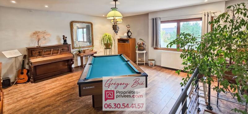 Maison - 250 m² - 10 pièces