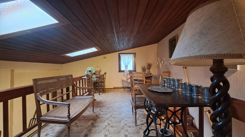 Maison - 180 m² - 5 pièces