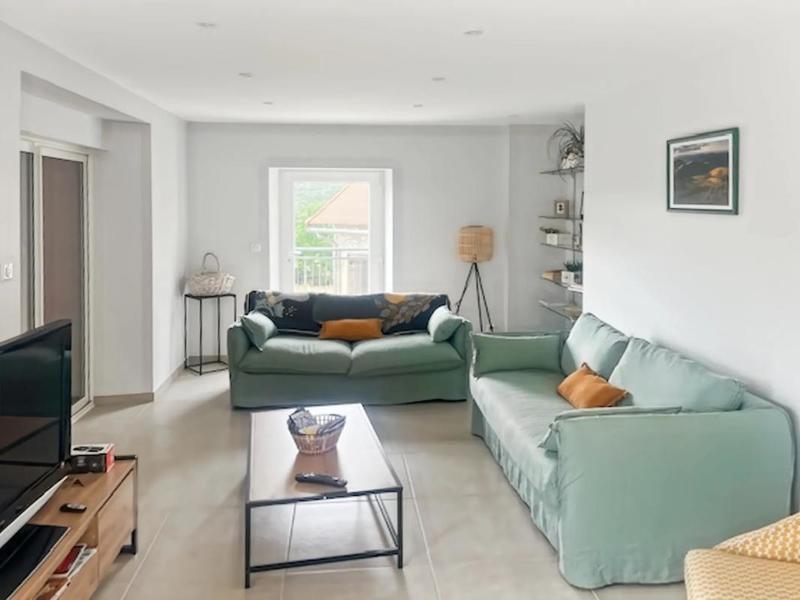 Maison - 240 m² - 4 pièces