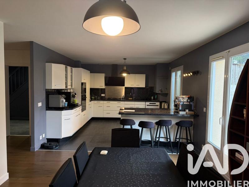 Maison - 145 m² - 5 pièces