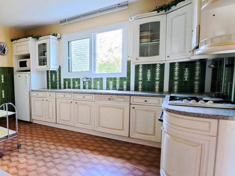 Maison - 180 m² - 9 pièces