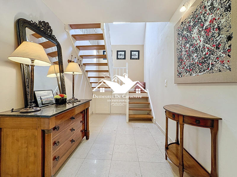 Maison - 266 m² - 8 pièces