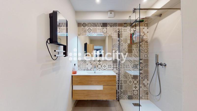 Maison - 186 m² - 8 pièces