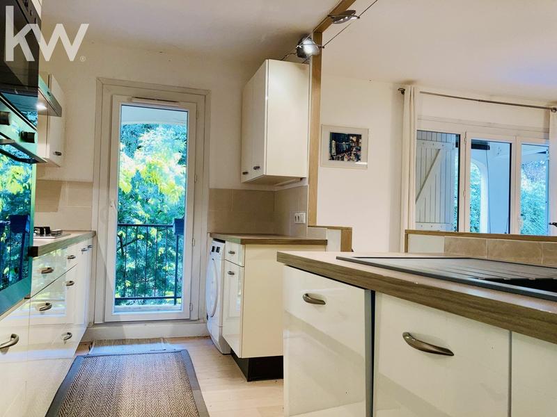 Appartement - 90 m² - 3 pièces