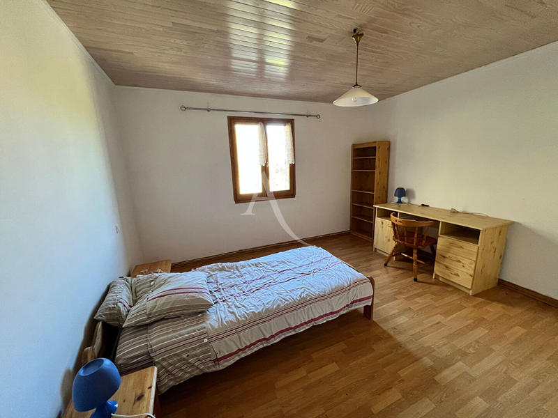 Maison - 250 m² - 5 pièces