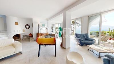 Villa - 183 m² - 8 pièces