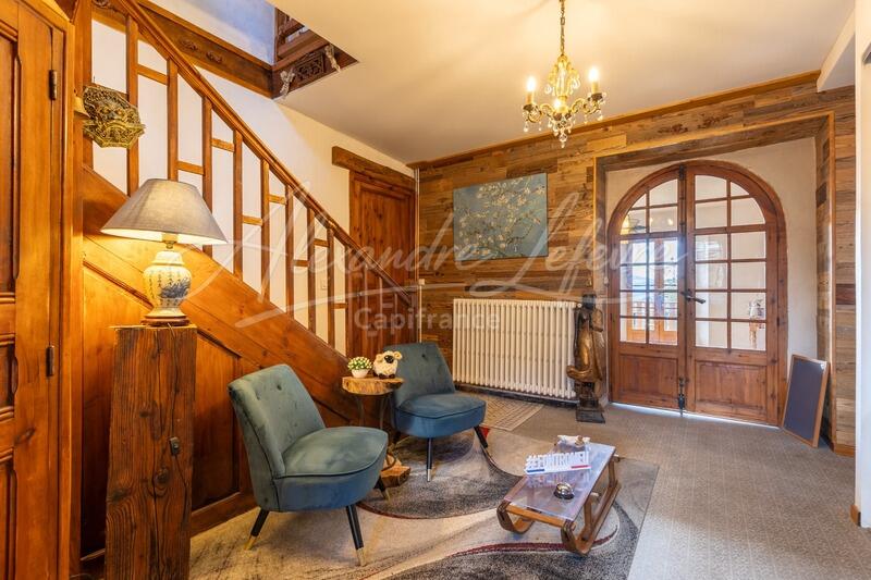 Maison - 400 m² - 12 pièces