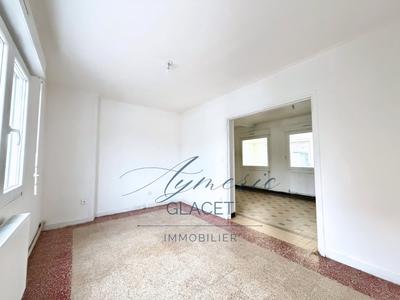 Maison - 92 m² - 5 pièces