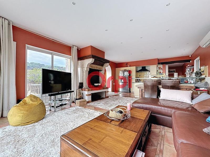 Maison - 305 m² - 5 pièces