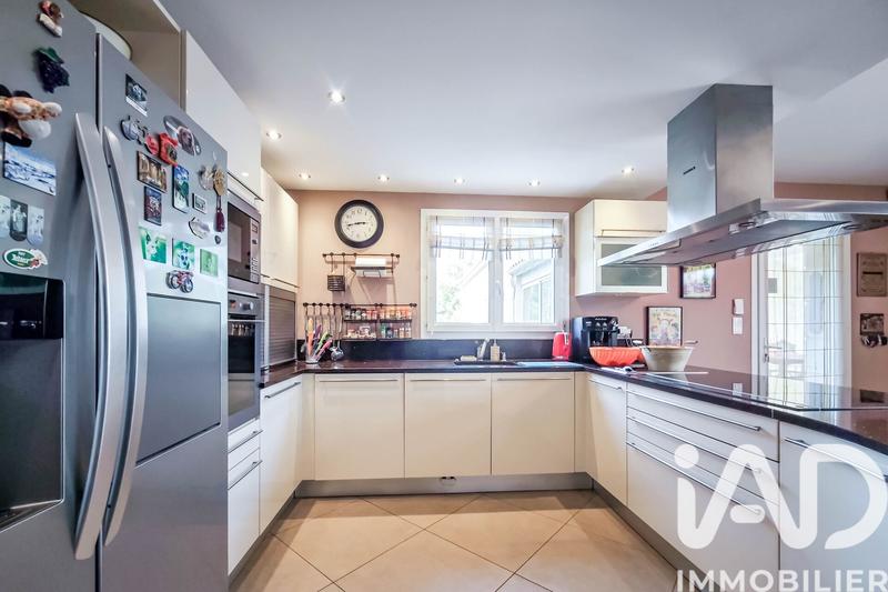 Maison - 358 m² - 8 pièces