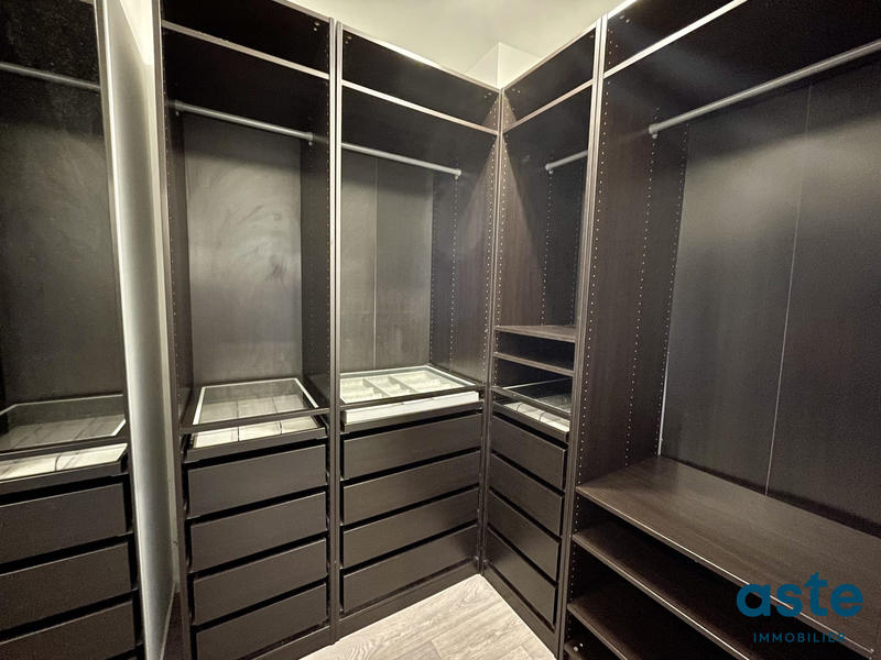 Appartement - 104 m² - 5 pièces