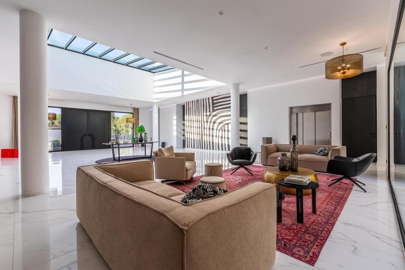 Villa - 1 300 m² - 10 pièces