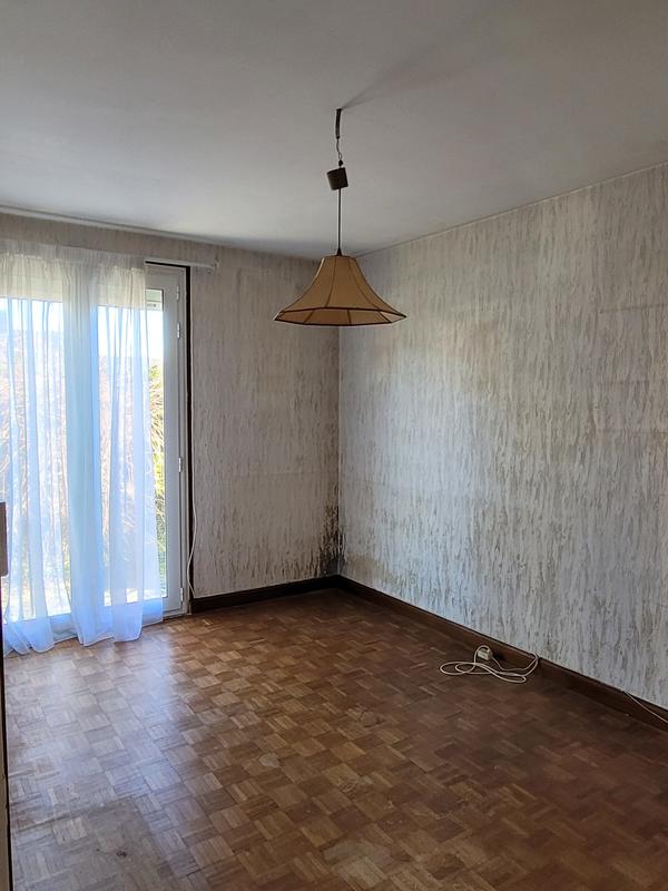 Maison - 99 m² - 5 pièces