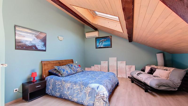 Maison - 313 m² - 9 pièces