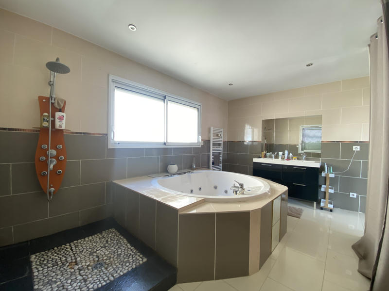 Villa - 370 m² - 8 pièces